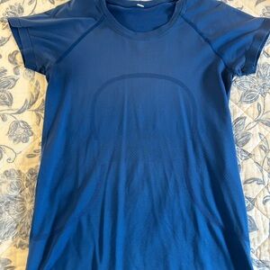 lululemon swiftly tech short sleeve 2.0 size 8 symphony blue